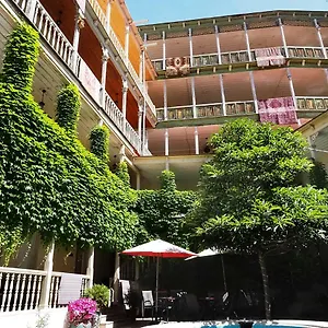 hotel-nata.alltbilisihotels.com/