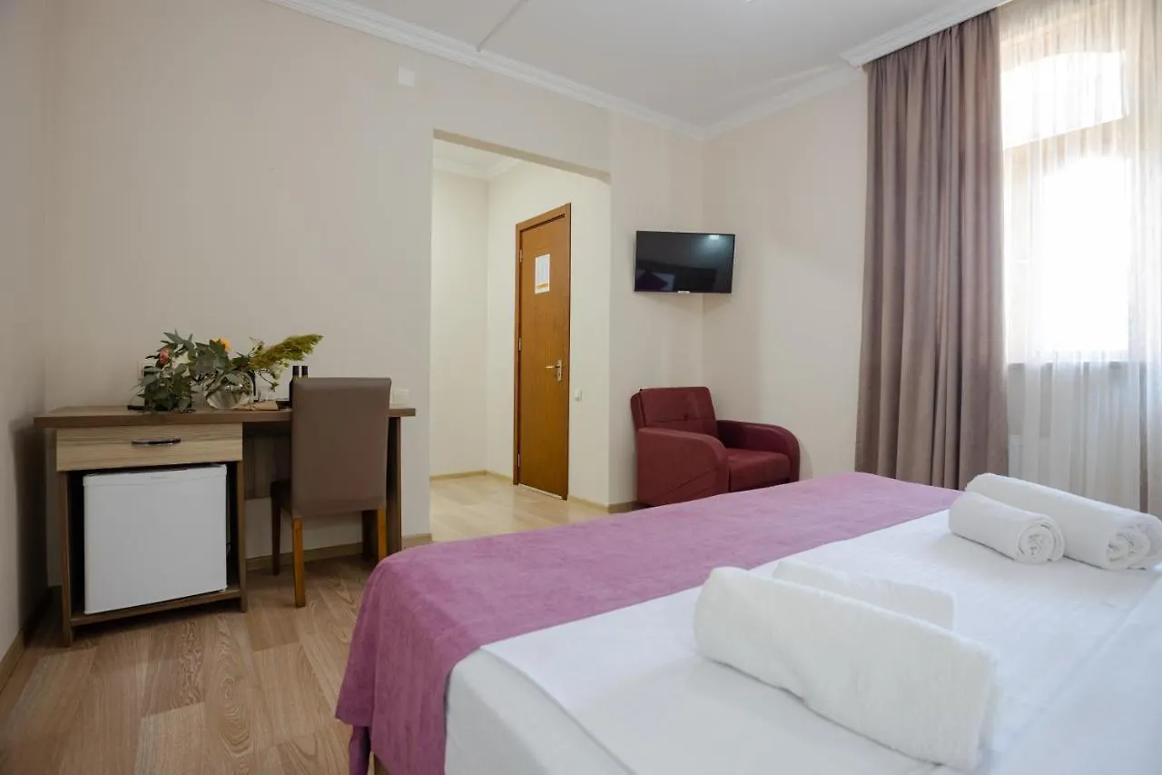Daisi Sunset Hotel Batumi 3*,